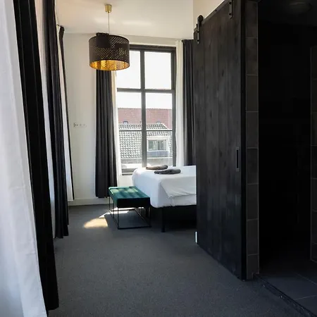En Stadscafe De Dam L Apartment Monnickendam