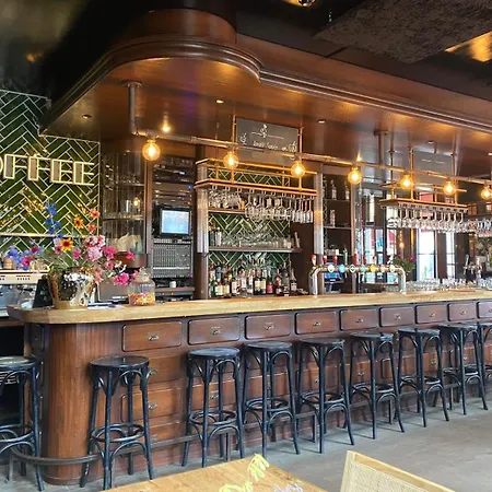 En Stadscafe De Dam L Monnickendam