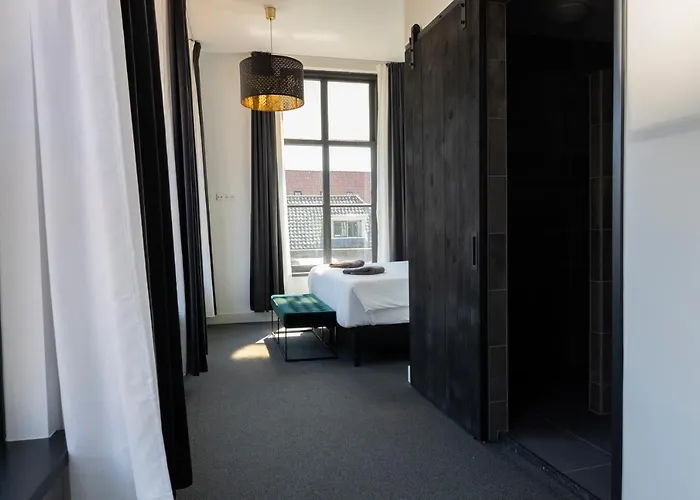 En Stadscafé De Dam L Appartement Monnickendam