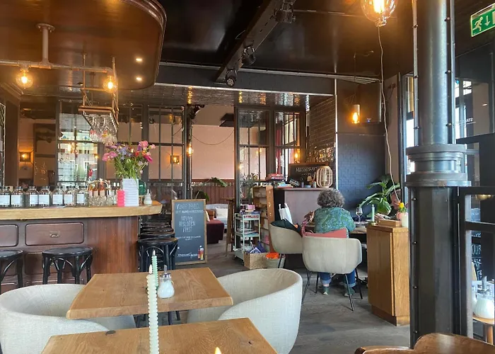 Appartement En Stadscafé De Dam L Monnickendam