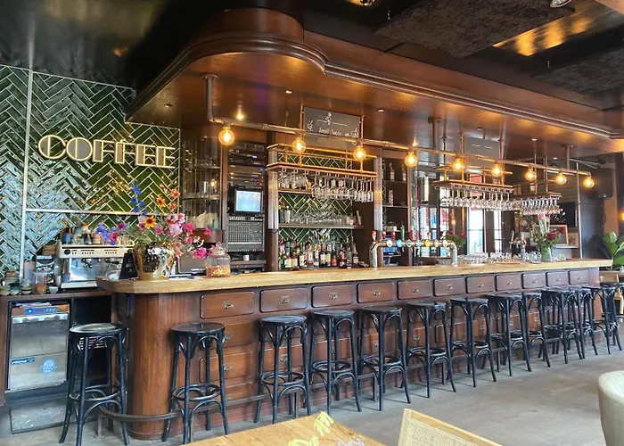 En Stadscafé De Dam L Monnickendam